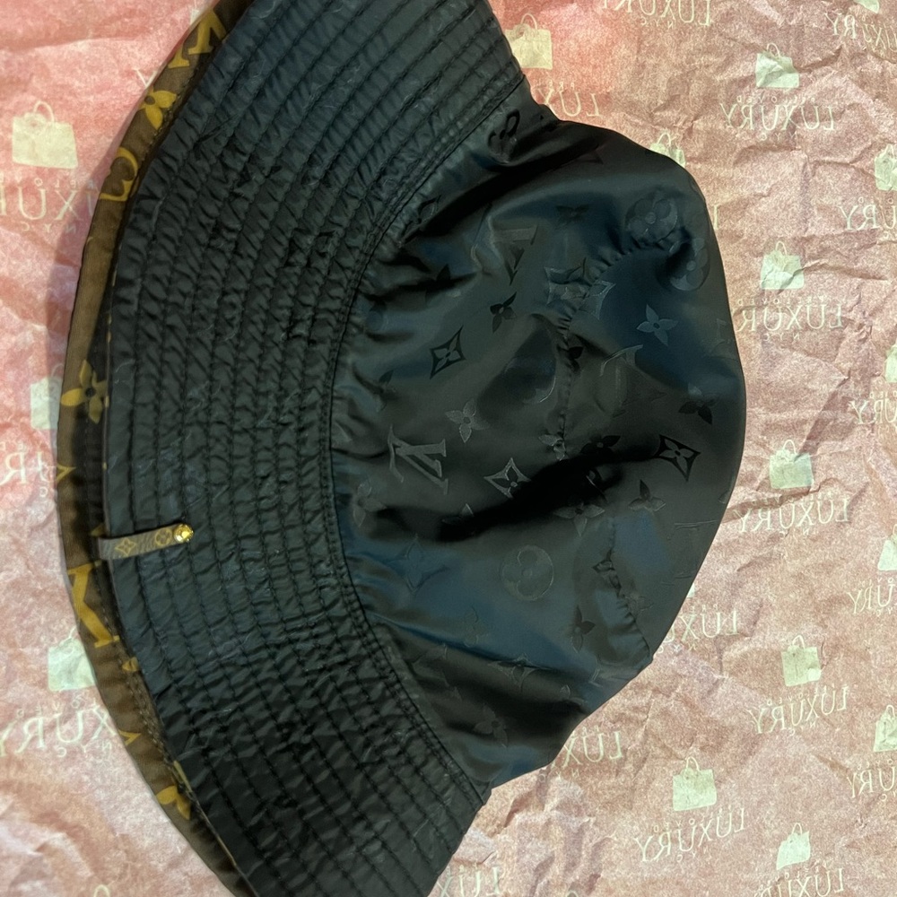 Louis Vuitton Monogram Reversible Bucket Hat - Picture 8 of 11